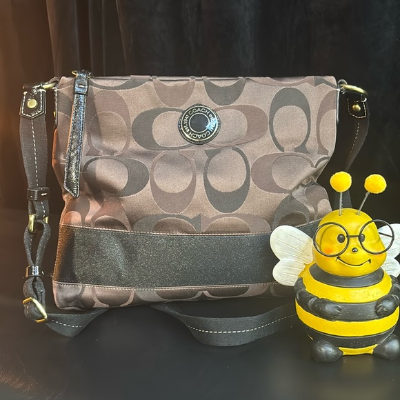 Coach Brown Shoulder Crossbody Bag. - Picture 1 of 16